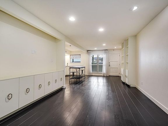 4th image of 1115 W 10th St APT 208