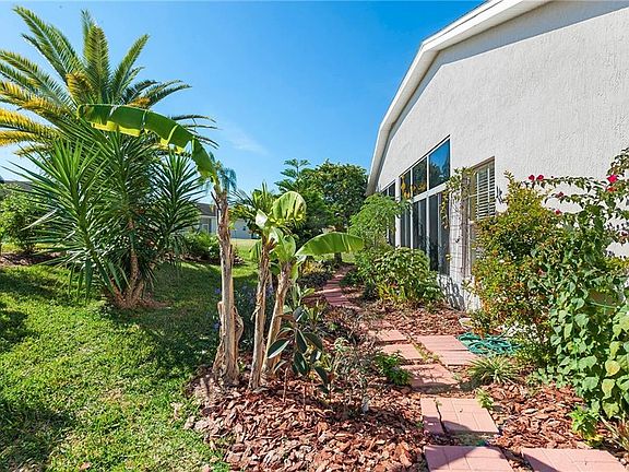 5th image of 209 High Vista Dr