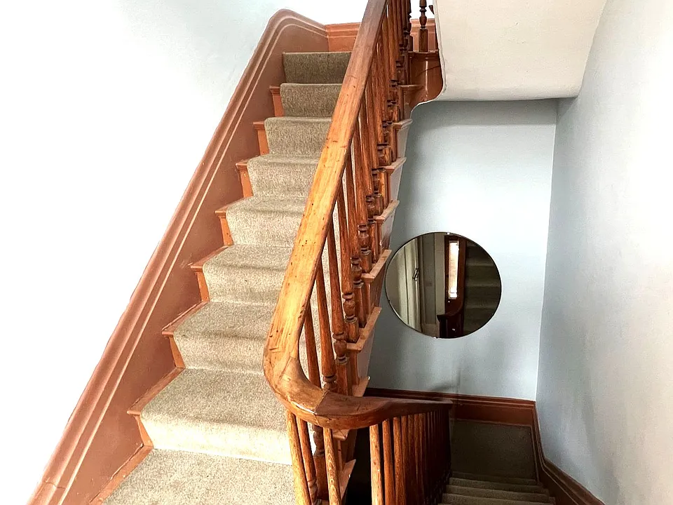 The apartment is on 3 floors, ton houe style