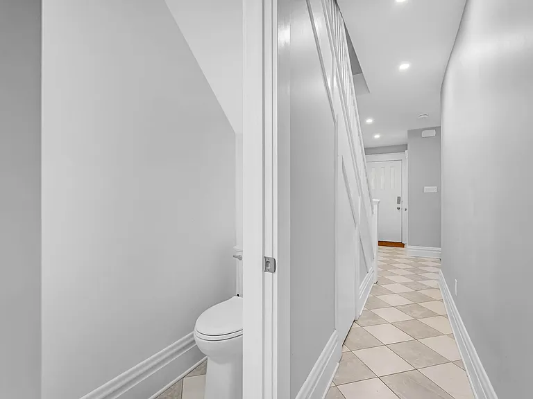117 Hopewell Ave — Photo 11