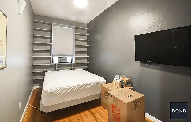 Rented by Bond New York | media 23