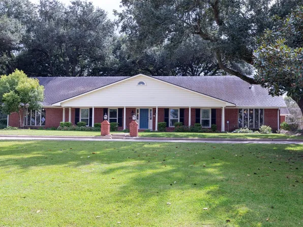 1426 Park Ln, Wharton, TX 77488