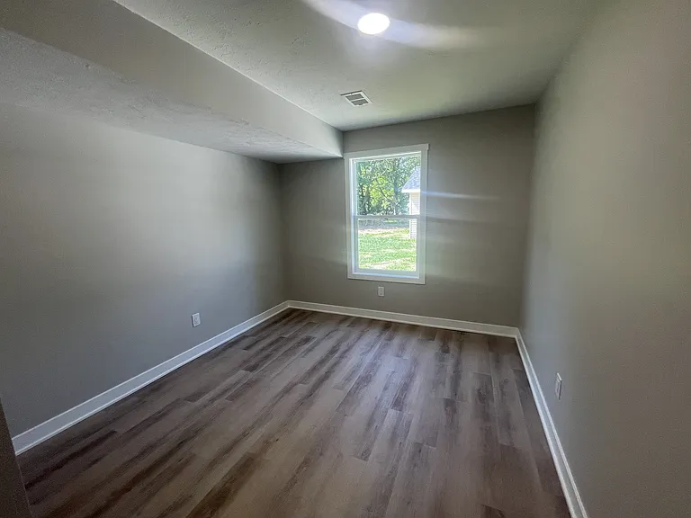 524 Oak Ave — Photo 1