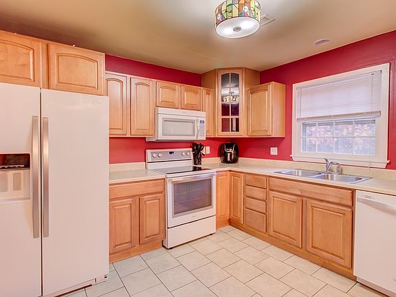 2nd image of 4621 Landon Dr