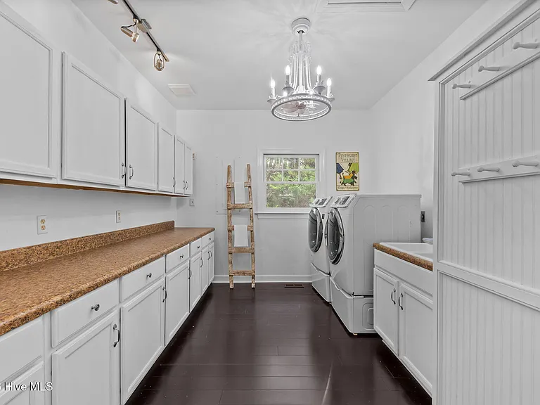 25 McLeod Rd — Photo 30
