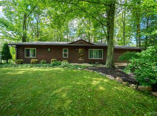8376 Cobblestone Ct, Eden, NY 14057