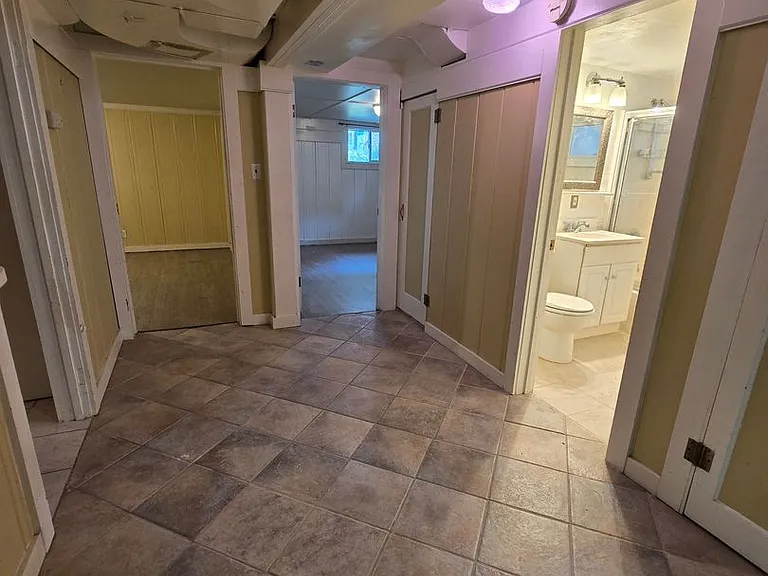 2419 Ash St — Photo 6