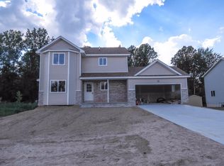 5132 Redwood Ln, Grand Blanc, MI 48439