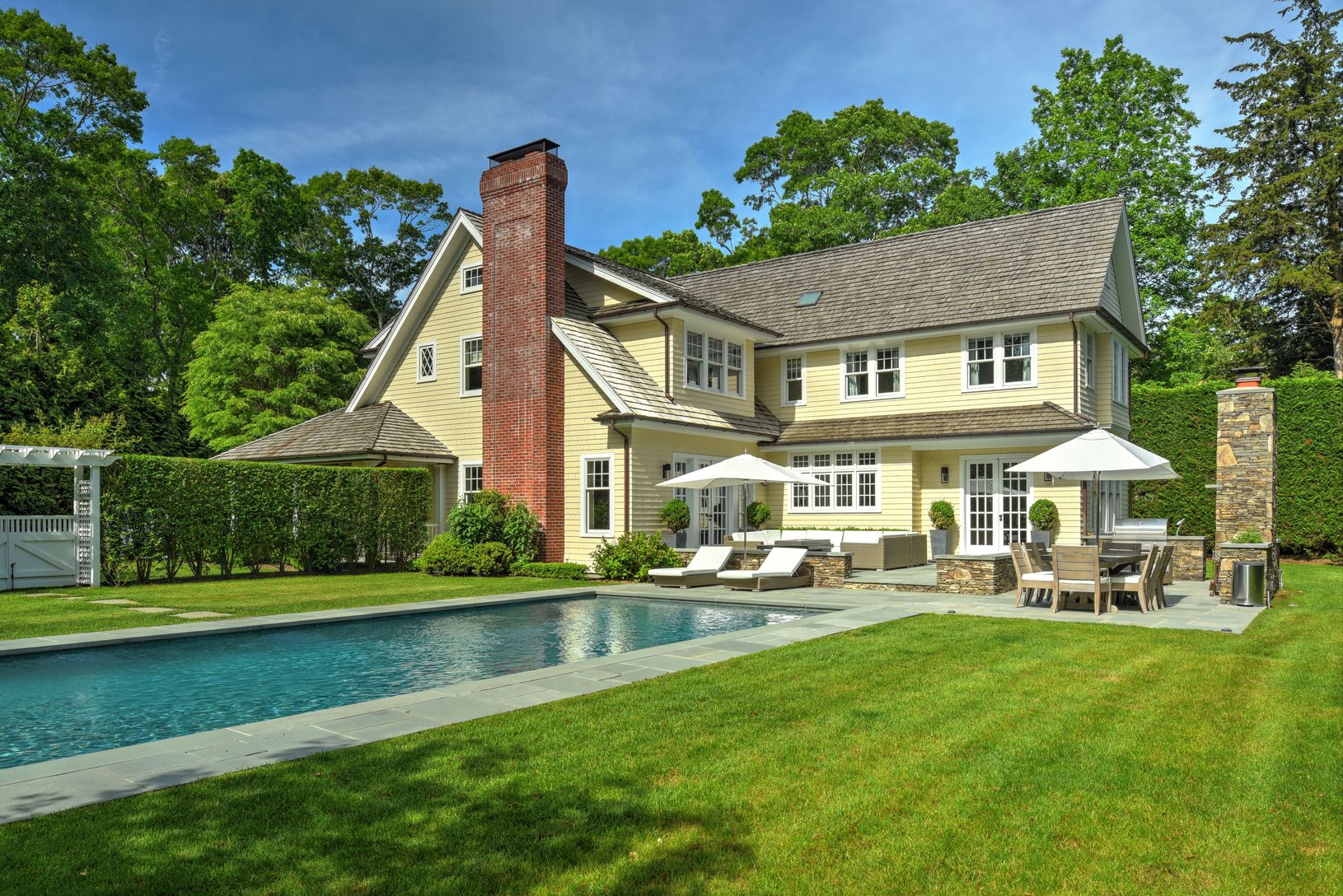  Opens to Pool Terrace Living