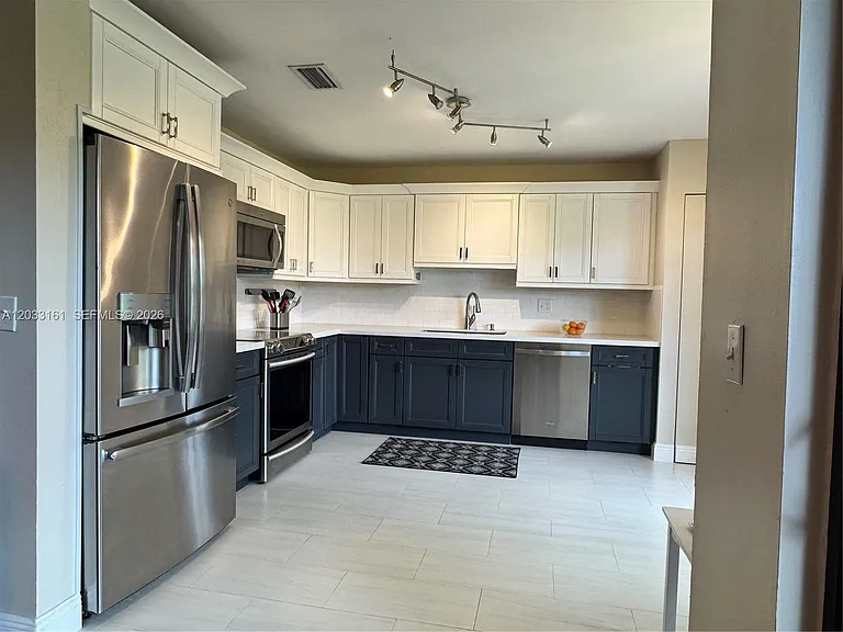 9023 Vineyard Lake Dr #0 — Photo 10