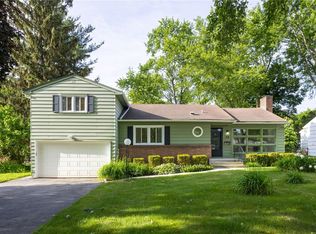 70 Maywood Dr, Rochester, NY 14618