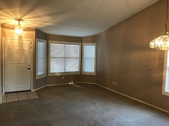 3rd image of 465 S Churchill Dr