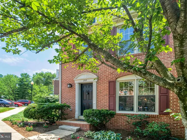 212 Ellsworth St, Alexandria, VA 22314