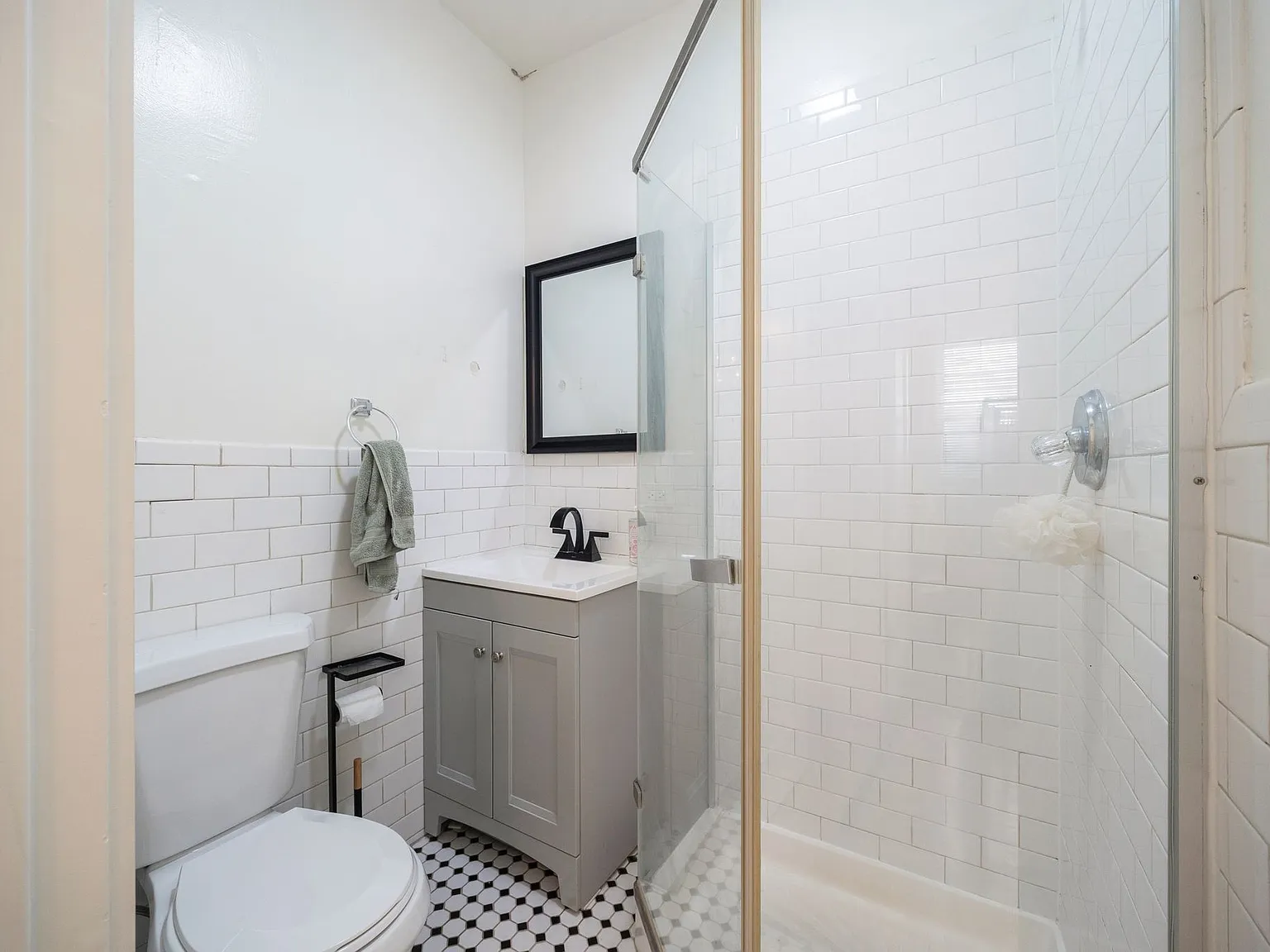 1012 Garnett Pl — Photo 2