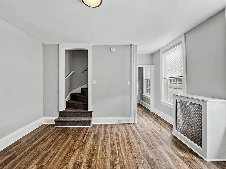 130 E Chestnut St — Photo 9