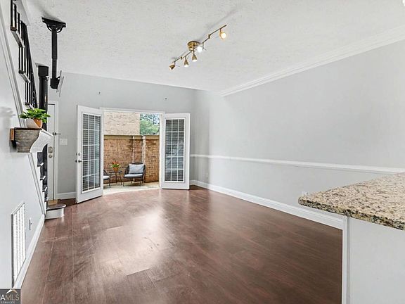 3rd image of 6980 Roswell Rd Unit L3