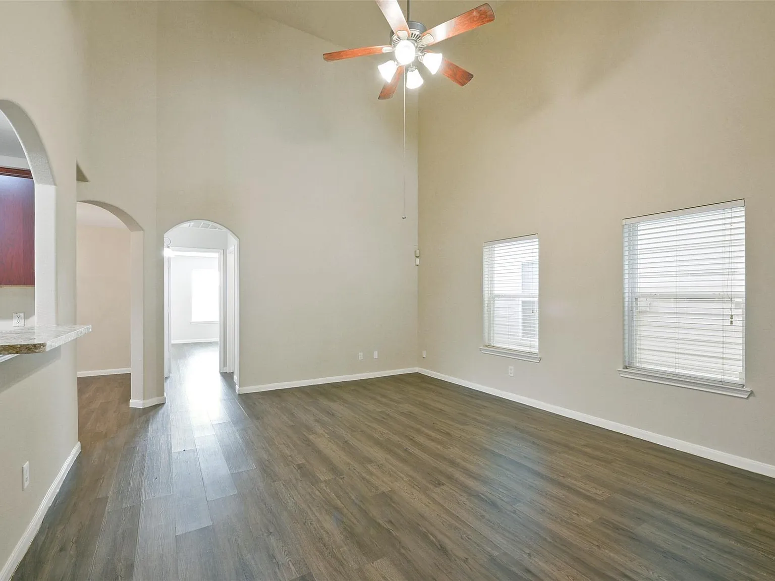 4 bed, 2.5 bath, 1870 sqft, $2,100 — Photo 2