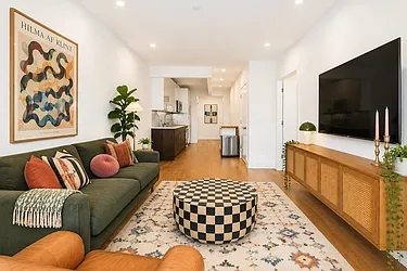 401 Gates Avenue, #4C