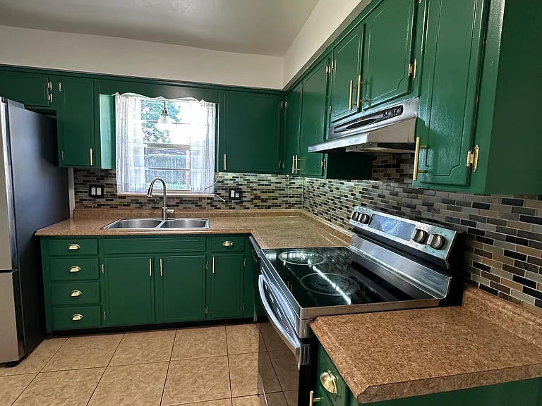 1661 Bartlett Ave — Photo 19