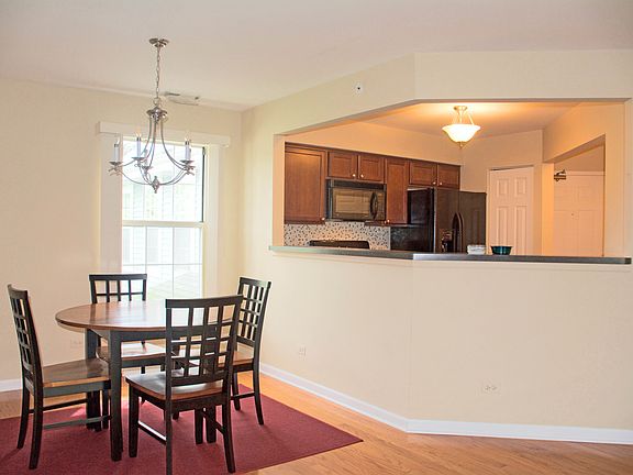 3rd image of 208 W Northwest Hwy #6-Sep