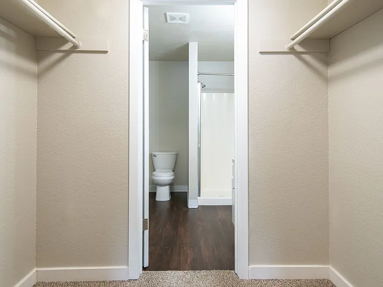 Westmont Apartments — Photo 19
