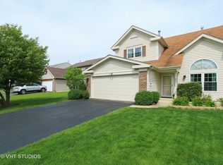 461 Rosewood Xing, Lindenhurst, IL 60046