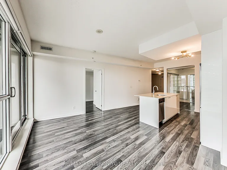 51 E Liberty St #1705 — Photo 4
