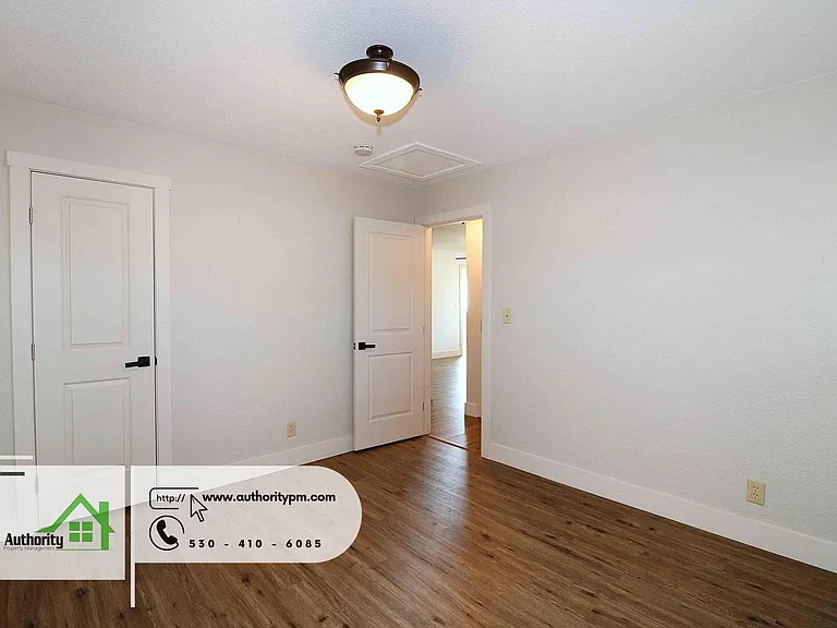 3457 Charles St — Photo 20