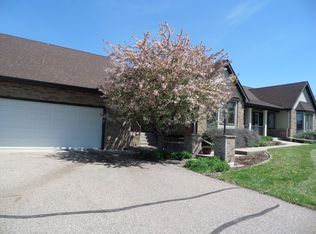 16540 Beverly Dr, Eden Prairie, MN 55347