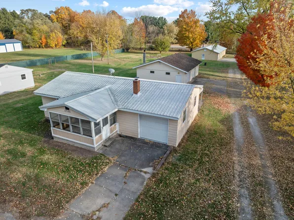 17181 Us Highway 12, Edwardsburg, MI 49112