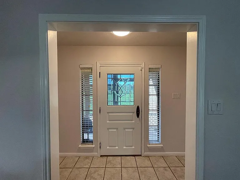 5001 Blue Bluff Rd — Photo 2