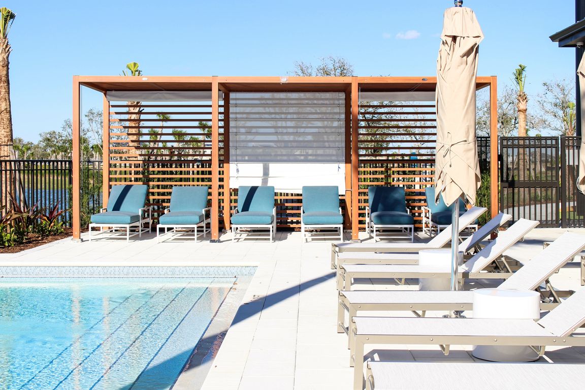 Canopy Resort-Style Pool