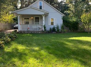 2852 Edgewood St, Portage, IN 46368