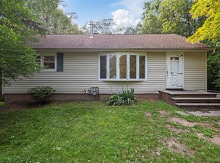 11 Brookview Blvd, Chestnut Ridge, NY 10977