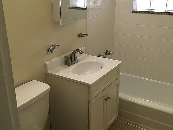 2nd Floor Full Bath