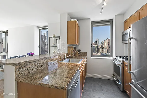 Rented by Corcoran | media 27