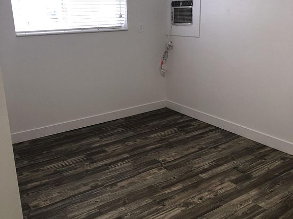 4th image of 1912 S Douglas St APT 1