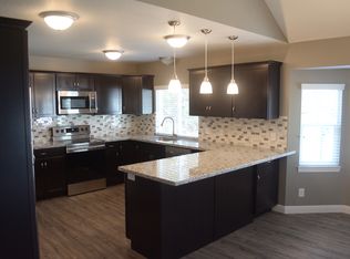 1212 W Country Ridge Dr, South Jordan, UT 84095