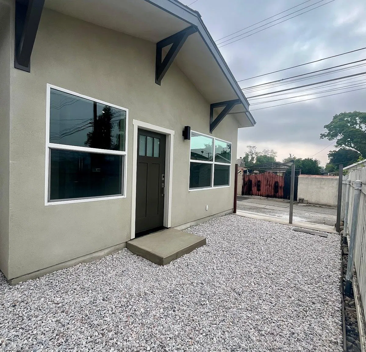 2 bed, 735 sqft, $3,150 — Photo 3
