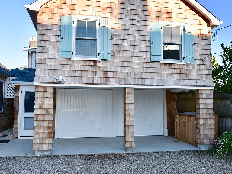 557 Lake Ave — Photo 41