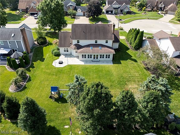 2nd image of 270 Meadow Ln