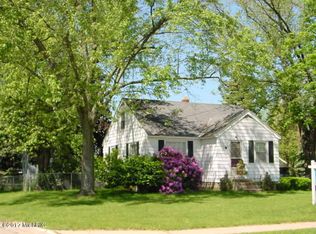 703 E Lincoln Ave, Zeeland, MI 49464