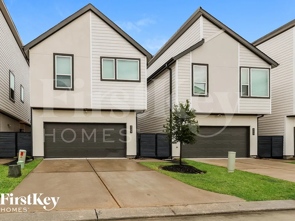 345 N Centro Cir