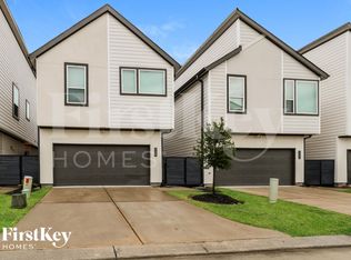 345 N Centro Cir, Shenandoah, TX 77385