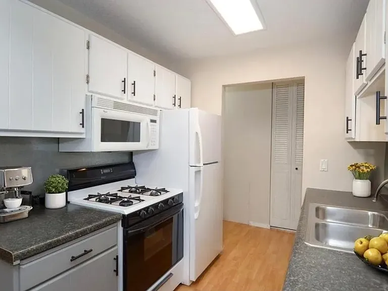 9400 Old Cedar Ave S #121 — Photo 5