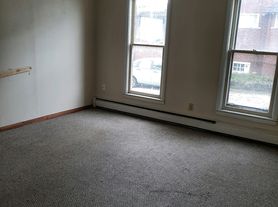 2525 Broadway St, Toledo, OH