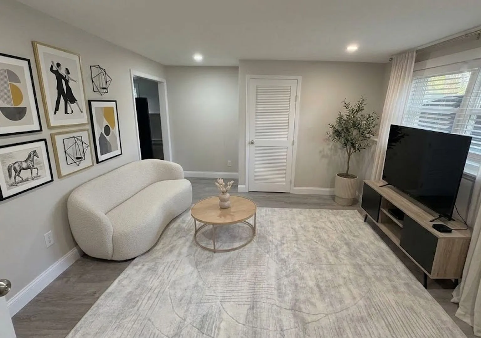 Perry St. LLC — Photo 2