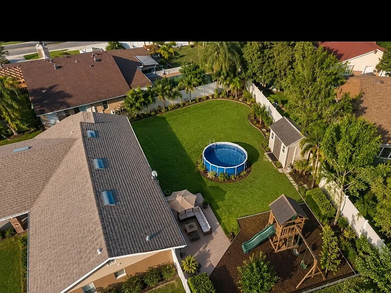 625 Country Club Dr — Photo 7