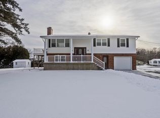 9 Mayflower Ave, Chicopee, MA 01013