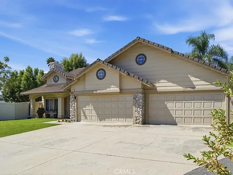 2749 Silver Oak Pl — Photo 3